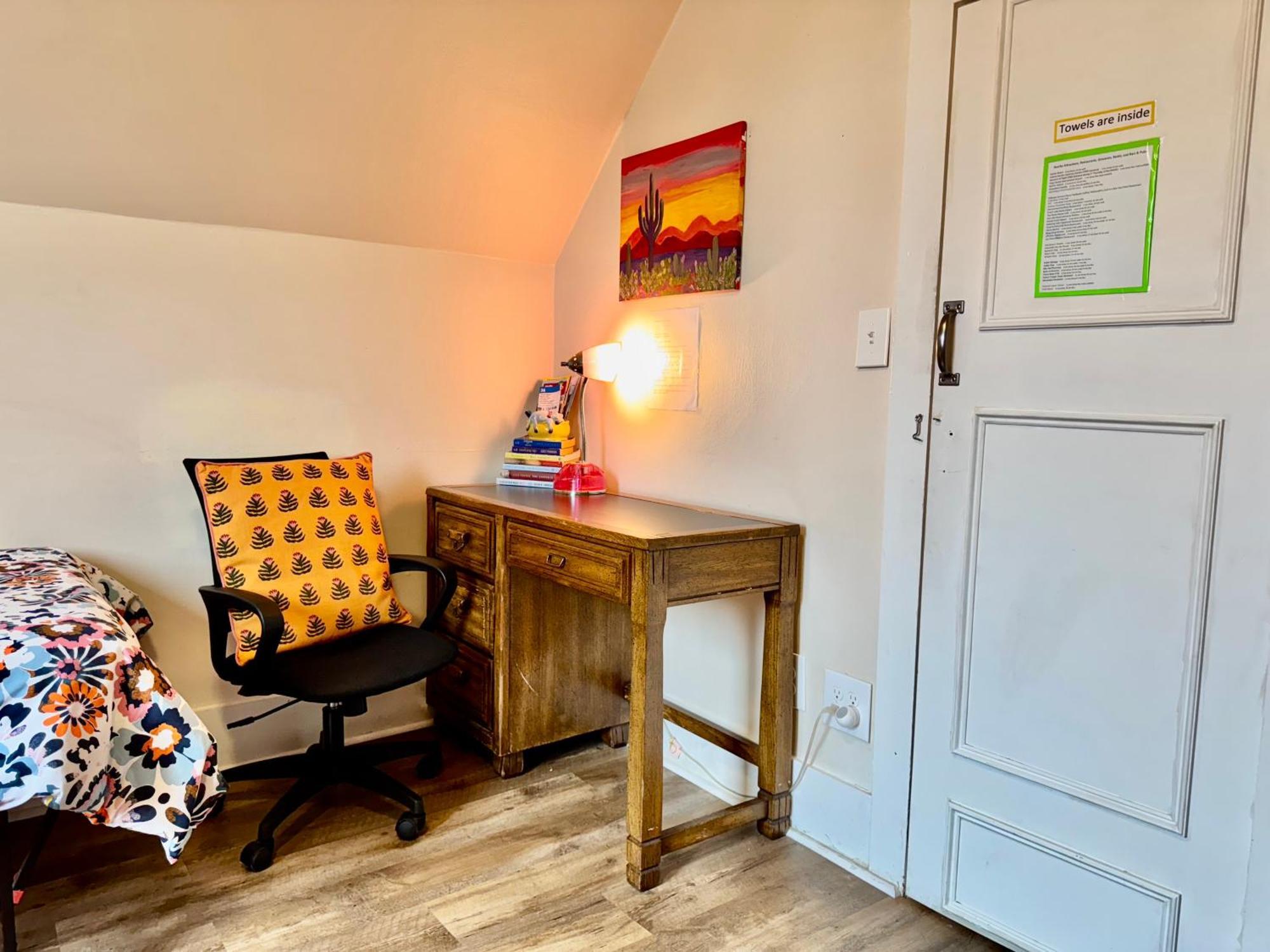Private Room With Two Twin Beds Air Conditioning And Shared Bathrooms Located Near Seatac Airport And Downtown Сиэтл Экстерьер фото
