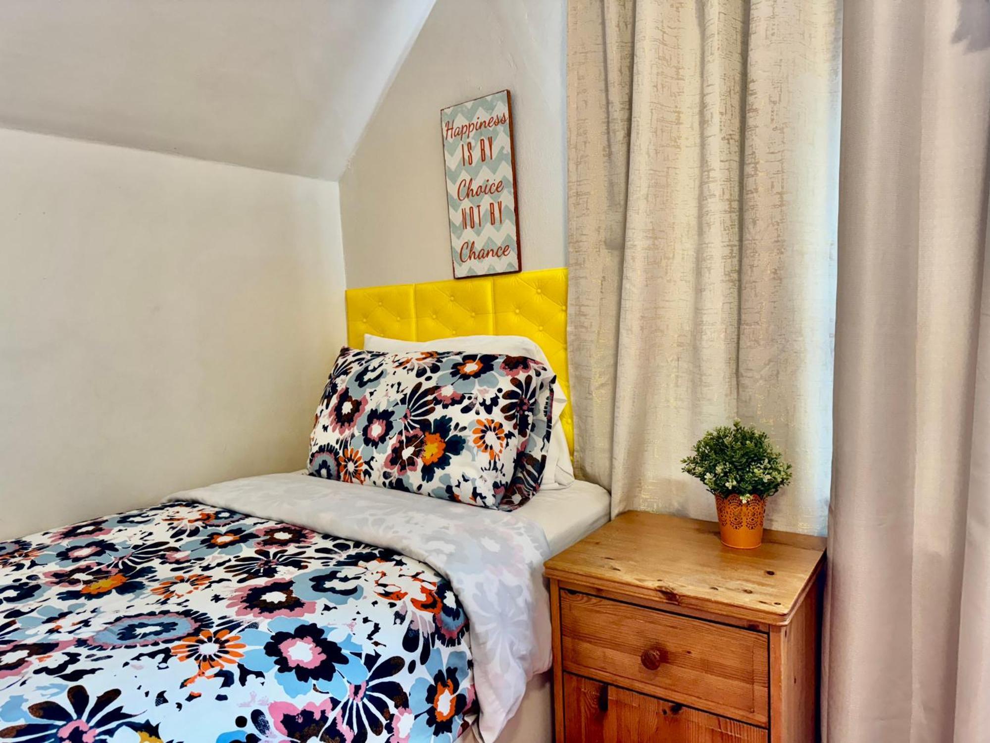 Private Room With Two Twin Beds Air Conditioning And Shared Bathrooms Located Near Seatac Airport And Downtown Сиэтл Экстерьер фото
