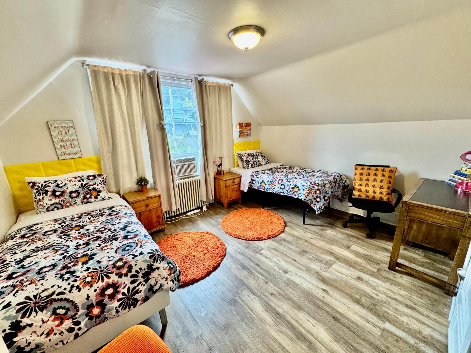 Private Room With Two Twin Beds Air Conditioning And Shared Bathrooms Located Near Seatac Airport And Downtown Сиэтл Экстерьер фото